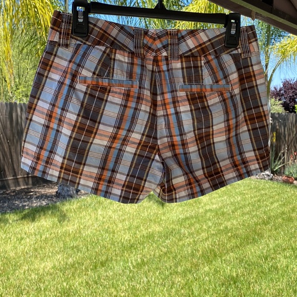 🌸$5 J. Crew City Fit shorts, low rise, plaid, size 2 - Picture 2 of 7